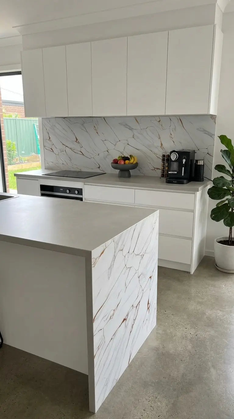 Panneau PVC - Effet Marbre Blanc Gris - 250 x 120 cm – 100% Imperméable - 15 ans Garantie en situation